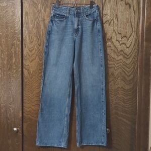 Hollister Ultra High-Rise Baggy Jeans 2L